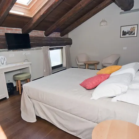 Il Falco E La Volpe ホテル 4*