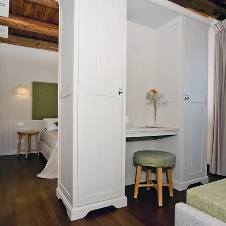 Il Falco E La Volpe ホテル 4*