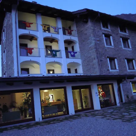 ホテル Il Falco E La Volpe 4*